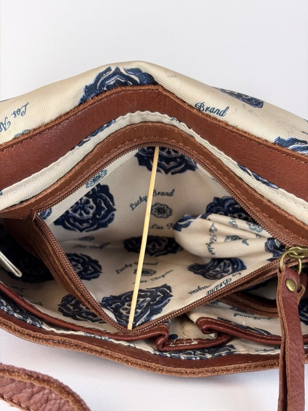 Vintage Lucky Brand Crossbody Shoulder Bag Italian Leather Whipstitch Brown - Picture 7 of 16